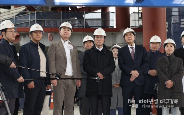 김민석 국무총리가 25일 도봉구 서울 아레나 복합문화시설 건립 현장을 방문, 사업 추진 현황에 대해 보고 받은 뒤 발언을 하고 있다.